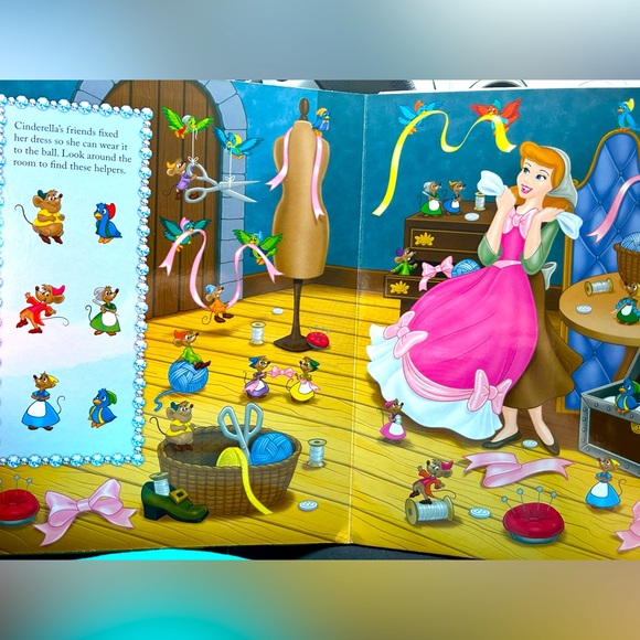 Jumbo Disney Princess Search & Find picture book. - Picture 4 of 4